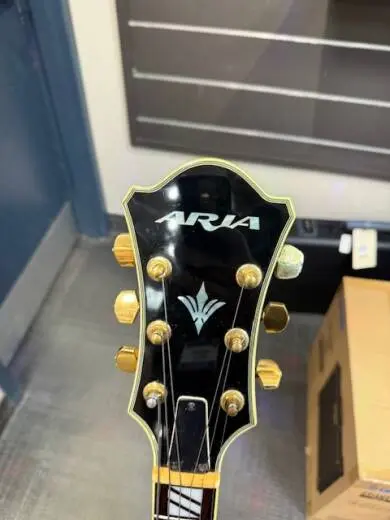 ARIA FA71 JAZZ BOX 2